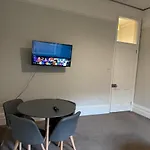 Charming Apartment Belsize Park