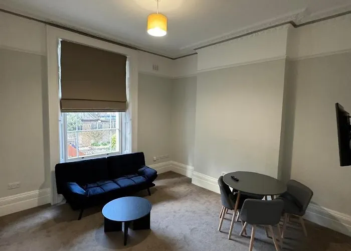 Charming Apartment Belsize Park